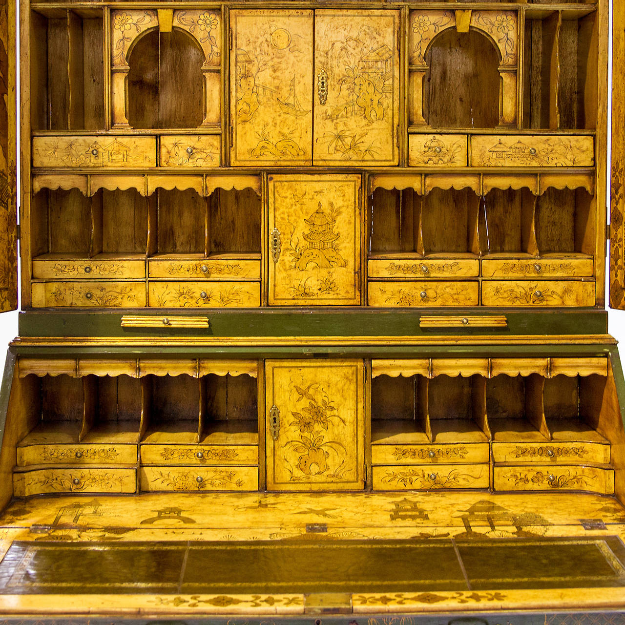 19th Century Queen Anne Chinoiserie Lacquered Secretaire 3