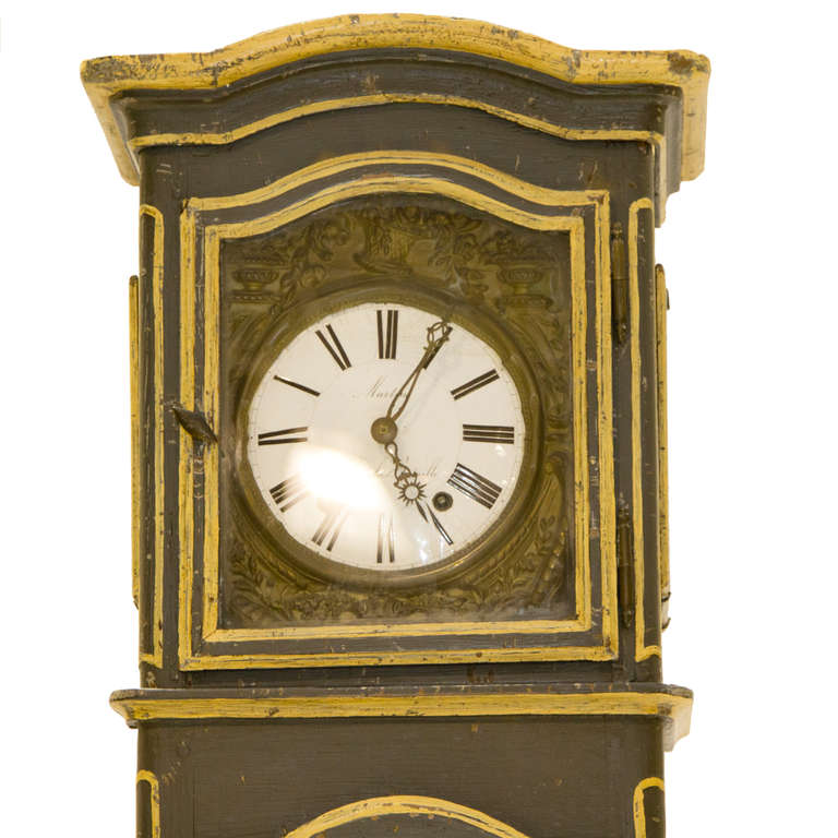 18th Century French Painted Horloge In Excellent Condition In Hixson, TN