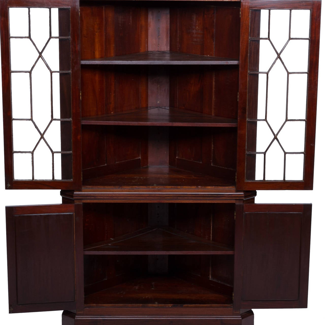 Sheraton Style Mahogany Corner Cabinet with Inlay In Excellent Condition In Hixson, TN