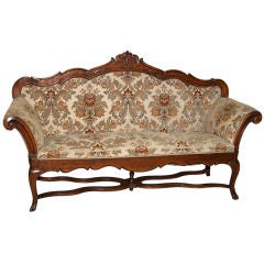 Early 19th Century Italian Walnut Canapé Early 19th Century Italian Walnut Canapé