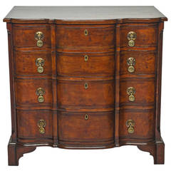 George I Walnut Chest of Drawers with Shaped Front
