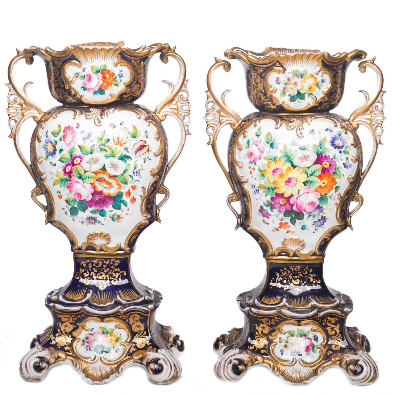 Pair of Old Paris Porcelain Hand-Painted Urns In Excellent Condition In Hixson, TN