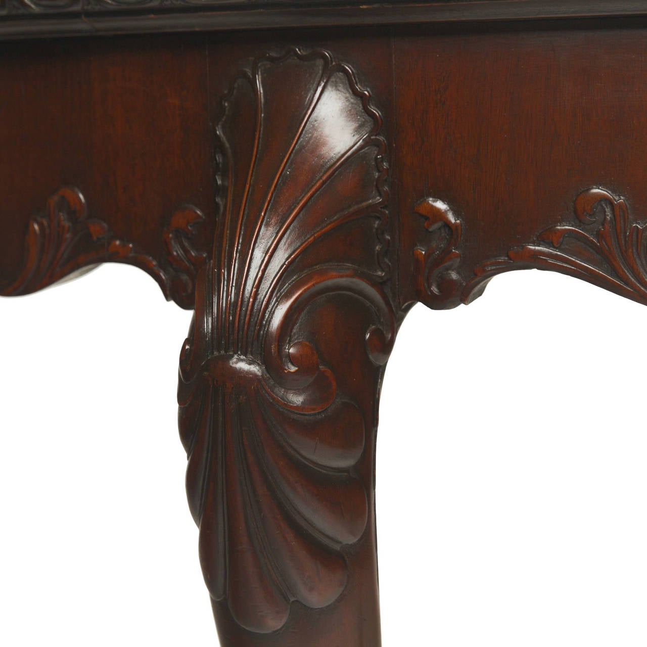 Chippendale Mahogany Oval Center Table from the 19th Century 1