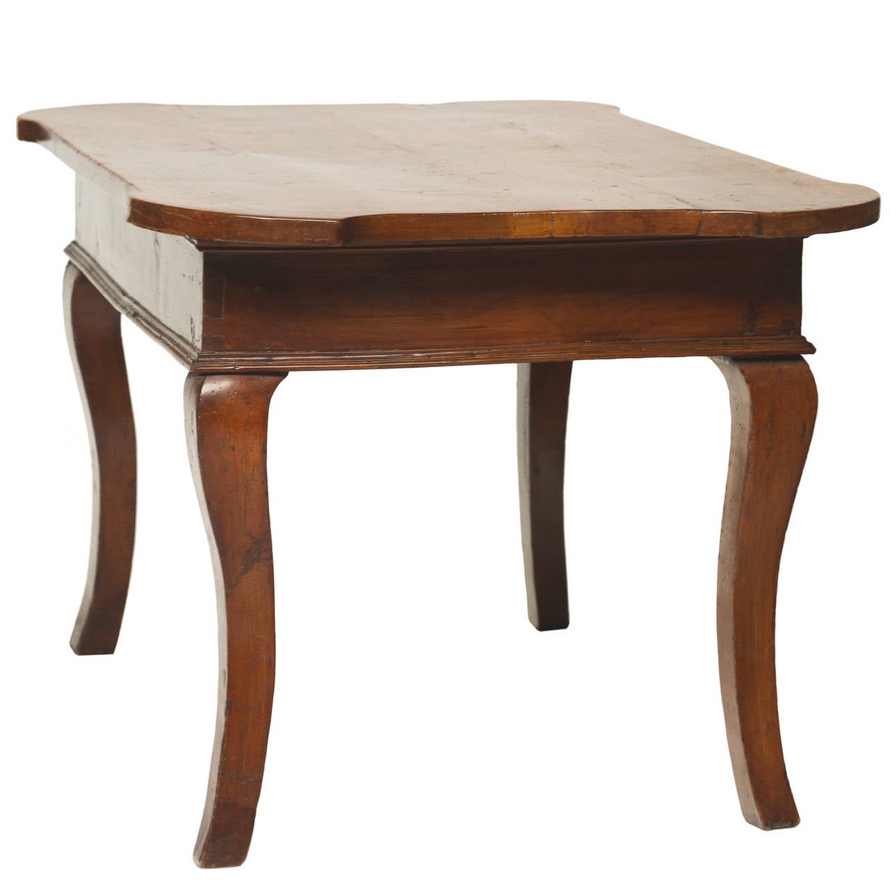 Schreibtisch aus italienischem Nussbaumholz des 18. Jahrhunderts und drei Stühle im Angebot 1