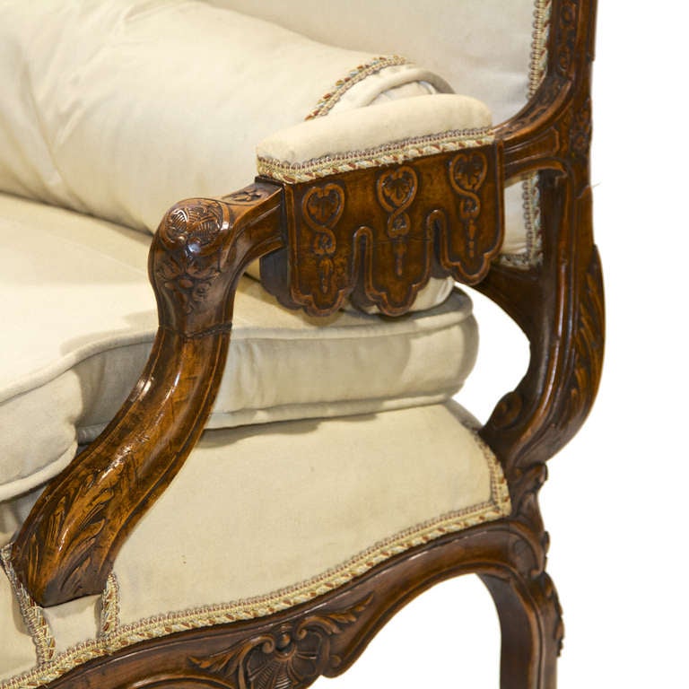 A rare 19th century french walnut chaise longue. Superb quality!