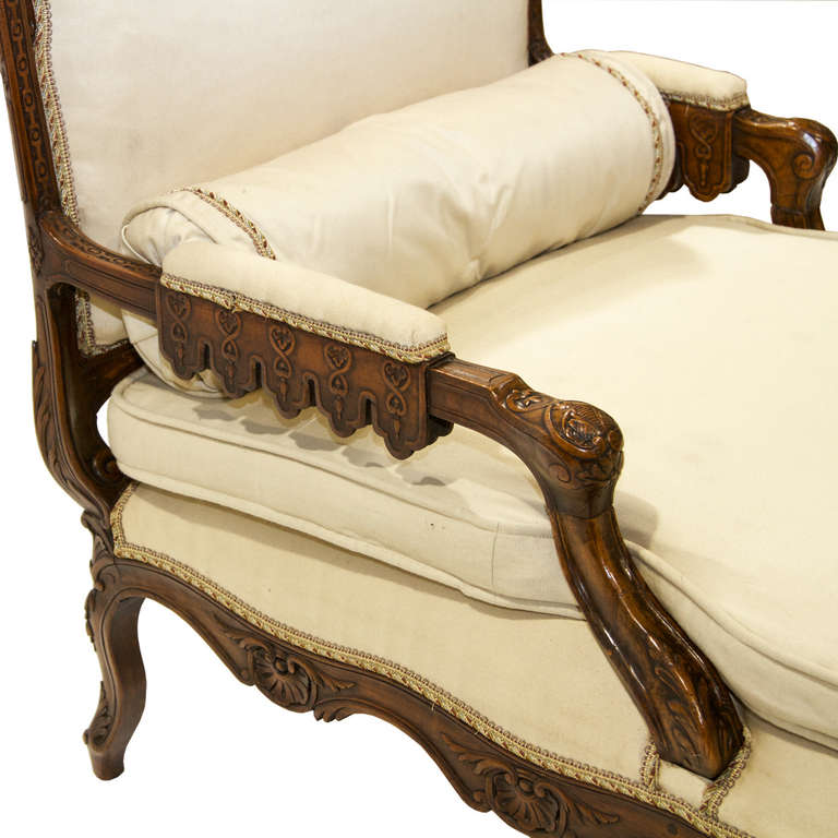 19th Century French Walnut Chaise Longue In Good Condition In Hixson, TN