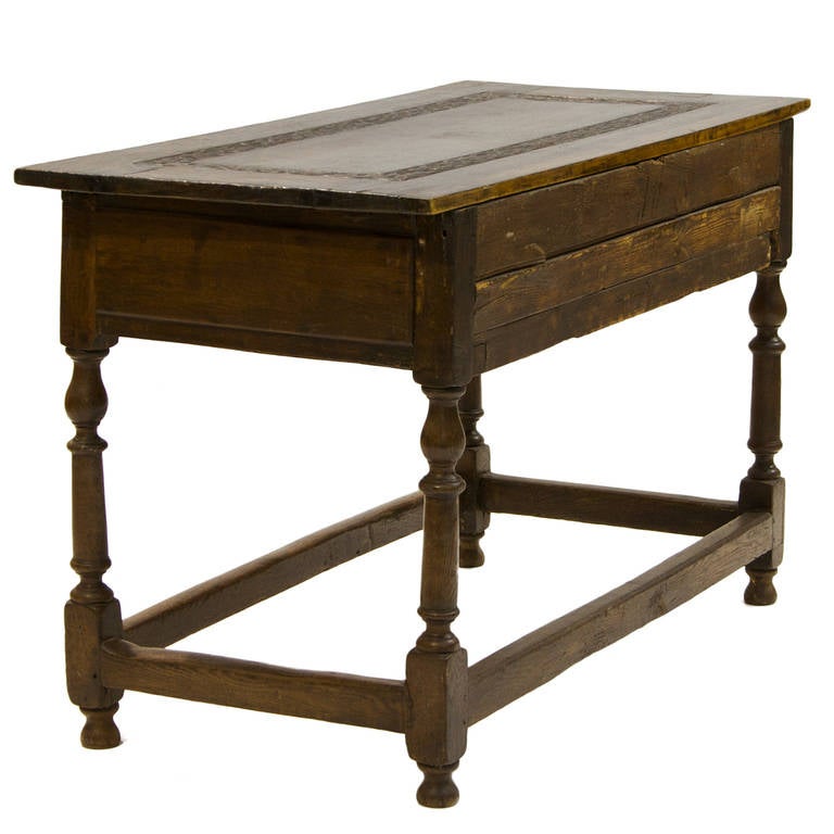 19th Century English Oak Table In Excellent Condition In Hixson, TN