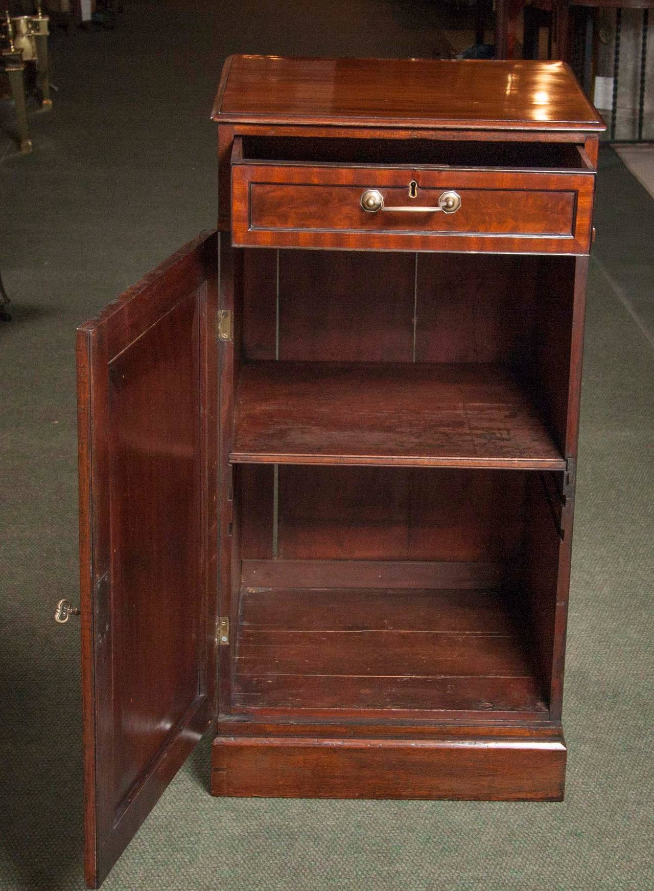 Pair of English Mahogany Hepplewhite Pedestal Cabinets 1