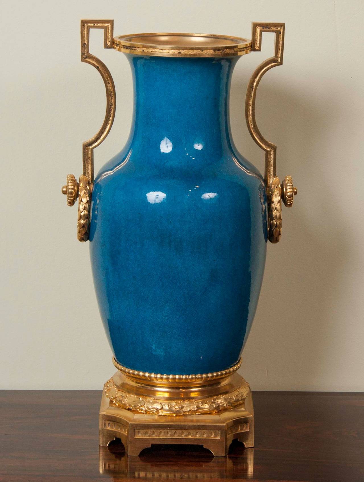 Une merveilleuse paire de vases français en turquoise émaillée:: montés sur bronze doré:: par Theodore Deck.