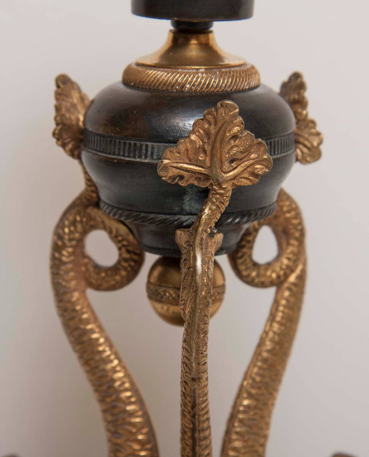 Paar Regency-Kerzenständer (Bronze) im Angebot