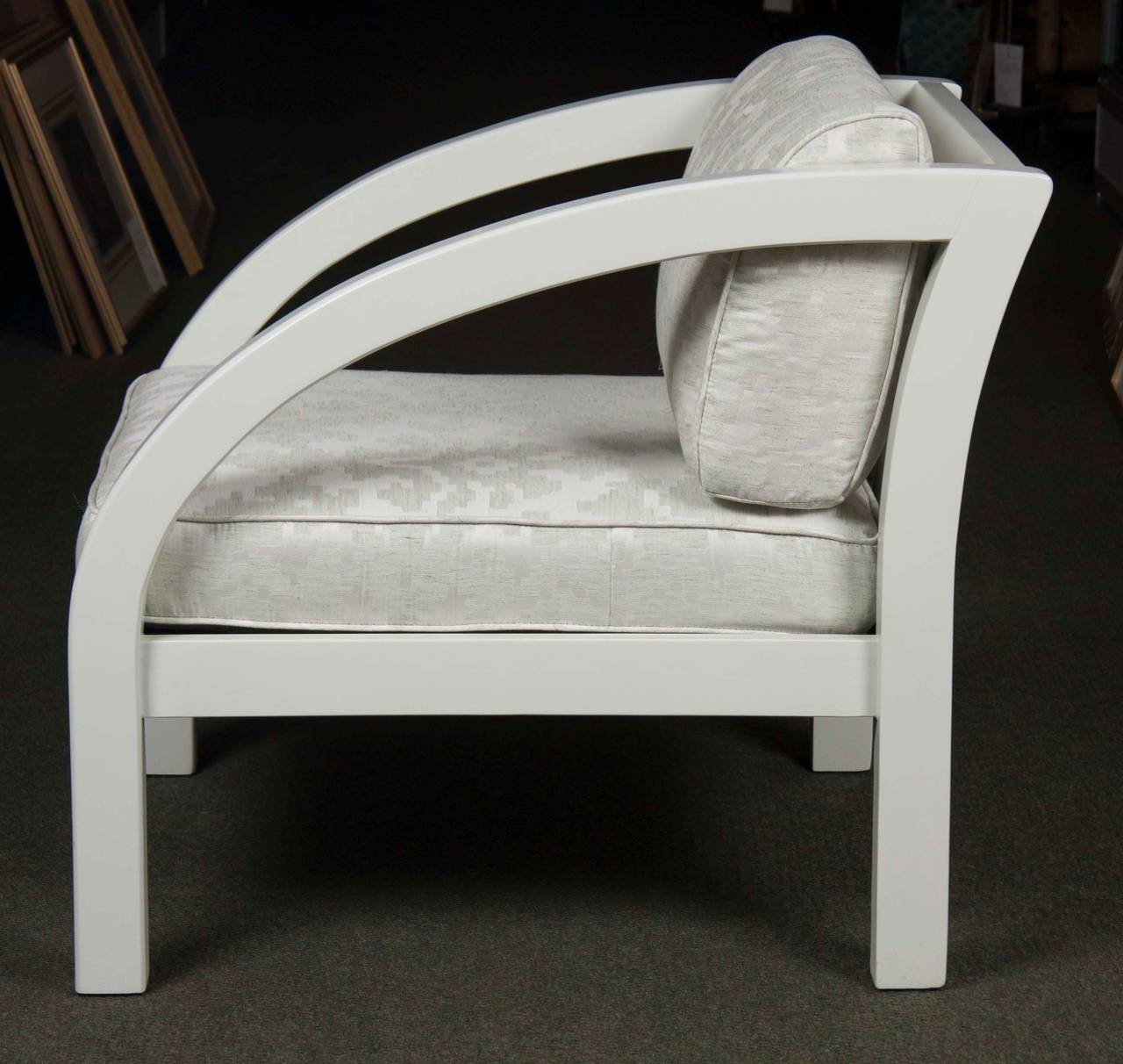 Chaise Modernage en « D », dans le style de Paul Frankl Excellent état - En vente à Stamford, CT