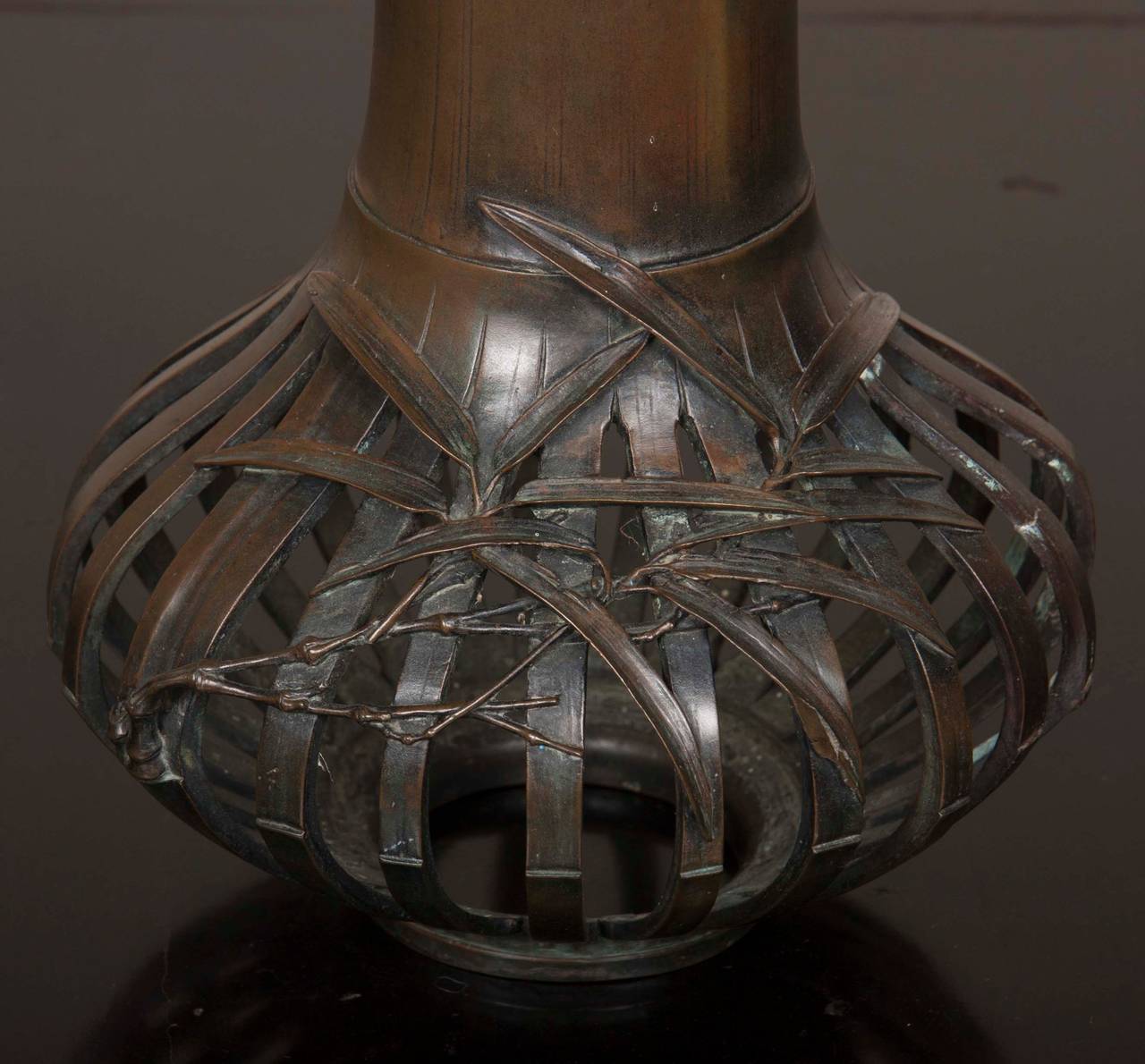 Japanese Meiji Period Bronze Vase In Excellent Condition In Stamford, CT