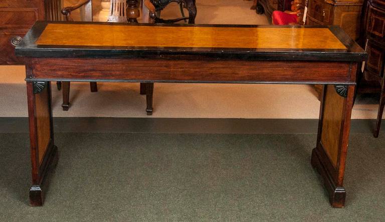 English Sofa or Console Table In Good Condition For Sale In Stamford, CT