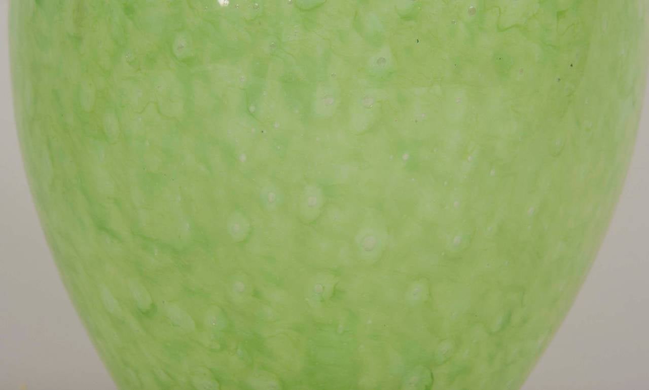 Paire de vases en verre Cluthra vert Steuben 2