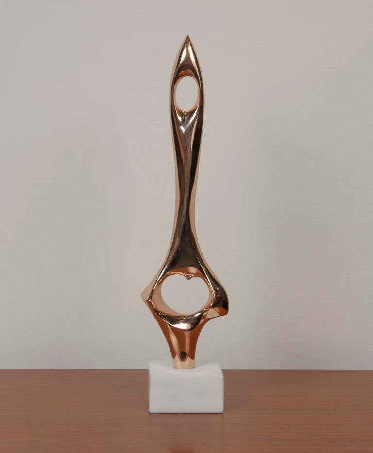 A bronze sculpture on a white marble base by Canadian or Spanish artist Antonio Kieff (b. 1936).
Signed, 6/6 edition.