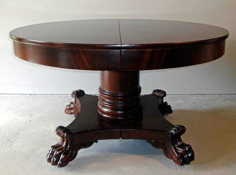 American Empire Period Dining Table In Good Condition In Stamford, CT