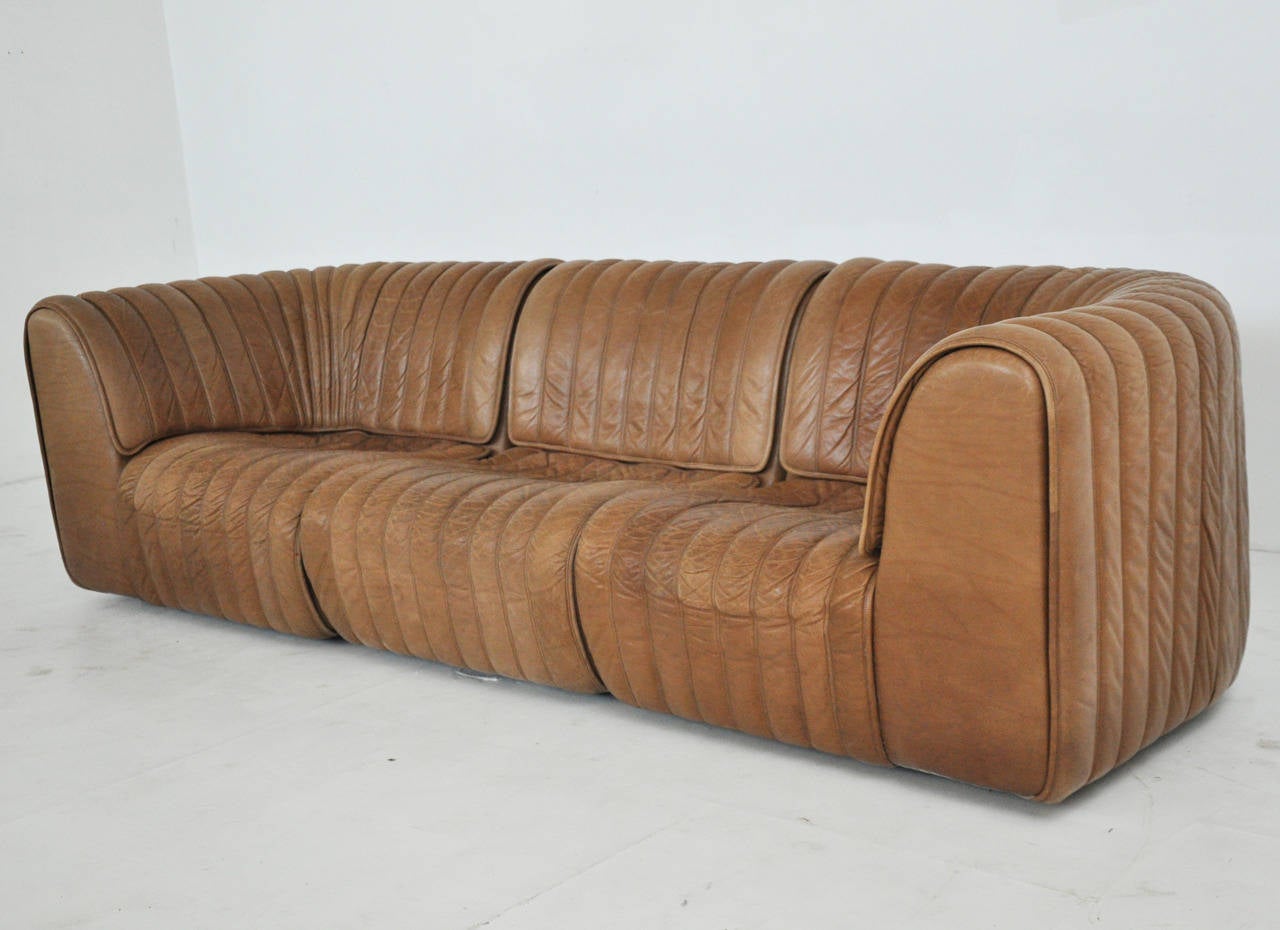 De Sede DS-22 Brown Leather Sofa In Excellent Condition In Chicago, IL