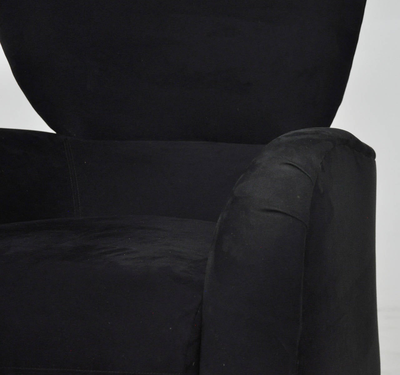 Vladimir Kagan Swivel Lounge Chair with Ottoman In Excellent Condition In Chicago, IL