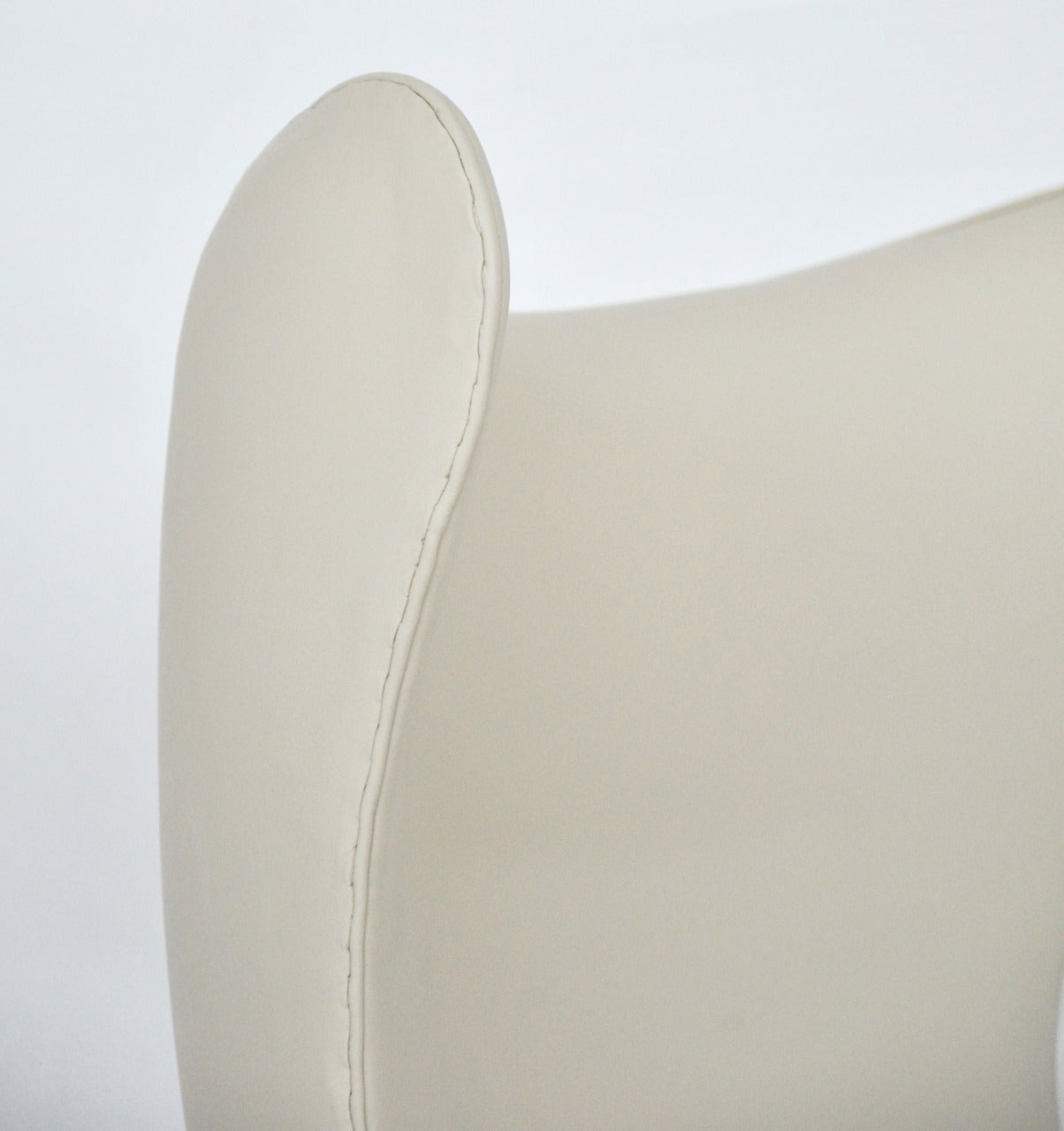 Arne Jacobsen Egg Chair In Excellent Condition In Chicago, IL