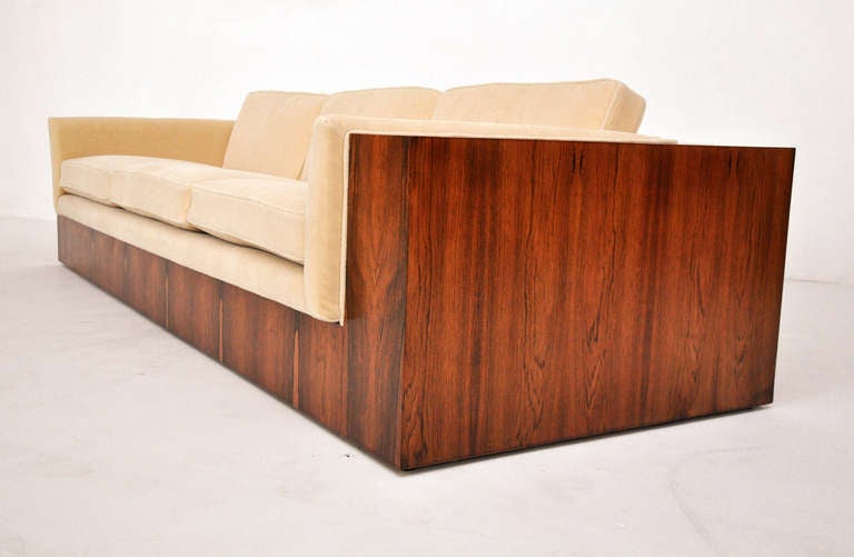 Monumental Rosewood Case Sofa by Milo Baughman In Excellent Condition In Chicago, IL
