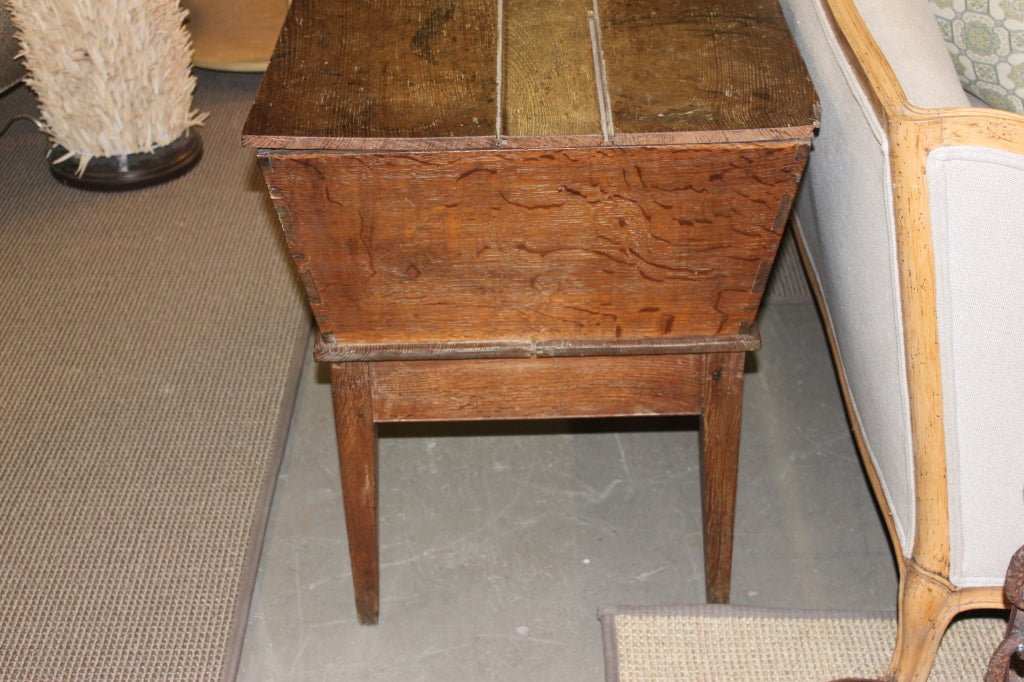 19thC French Kneading Dough Trunk or Box In Good Condition In Charlotte, NC
