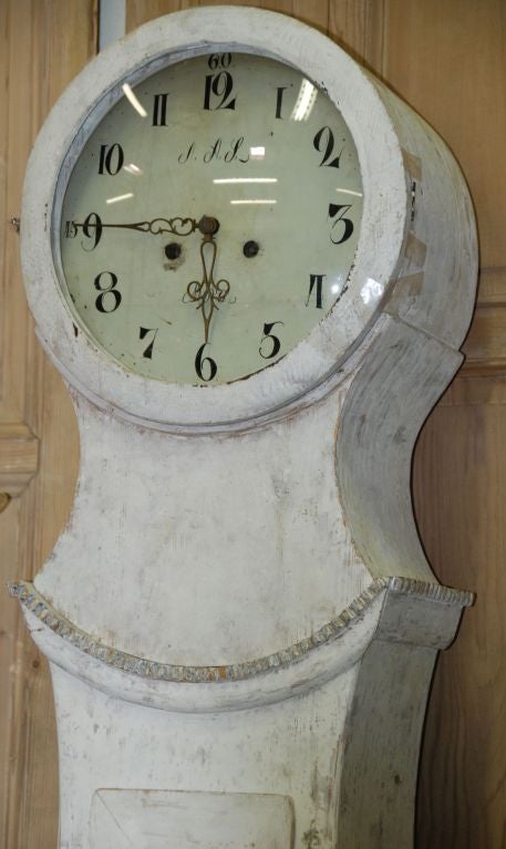 Gustavian Clock Cupboard Secretary In Excellent Condition For Sale In Encinitas, CA