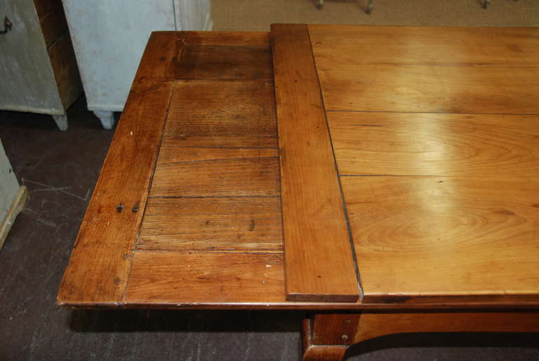 Large 19th c. French Cherry Draw Leaf Table 3