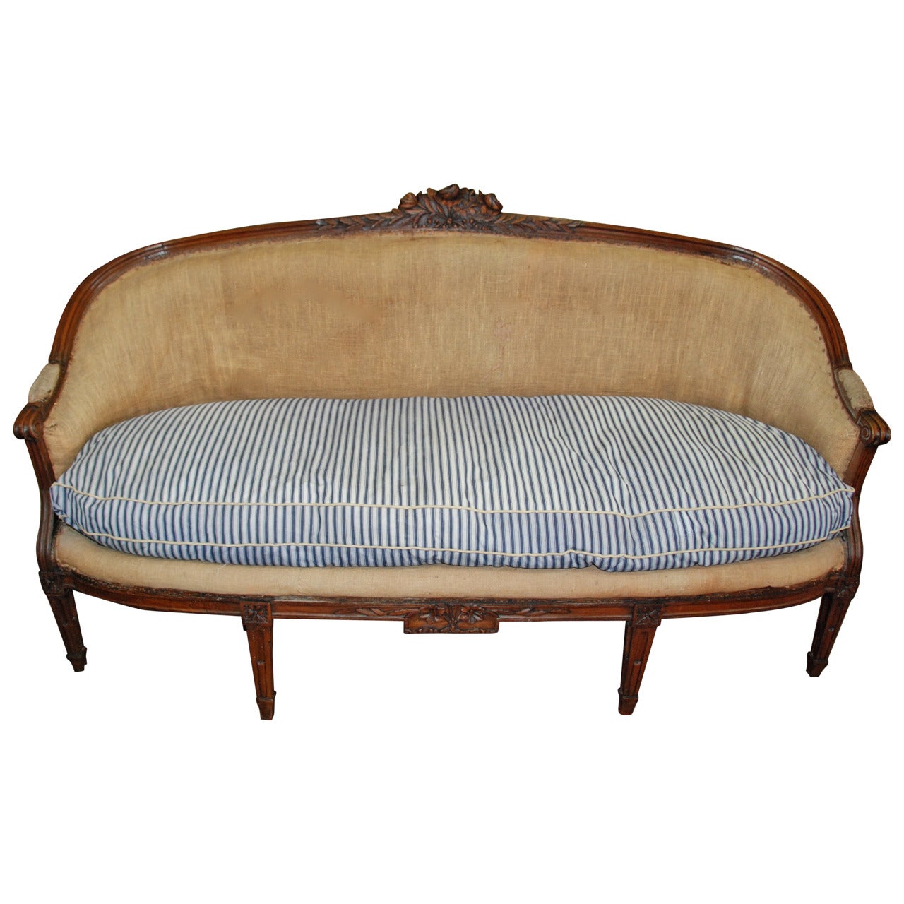 18th Century French Louis XV Walnut Canapé For Sale