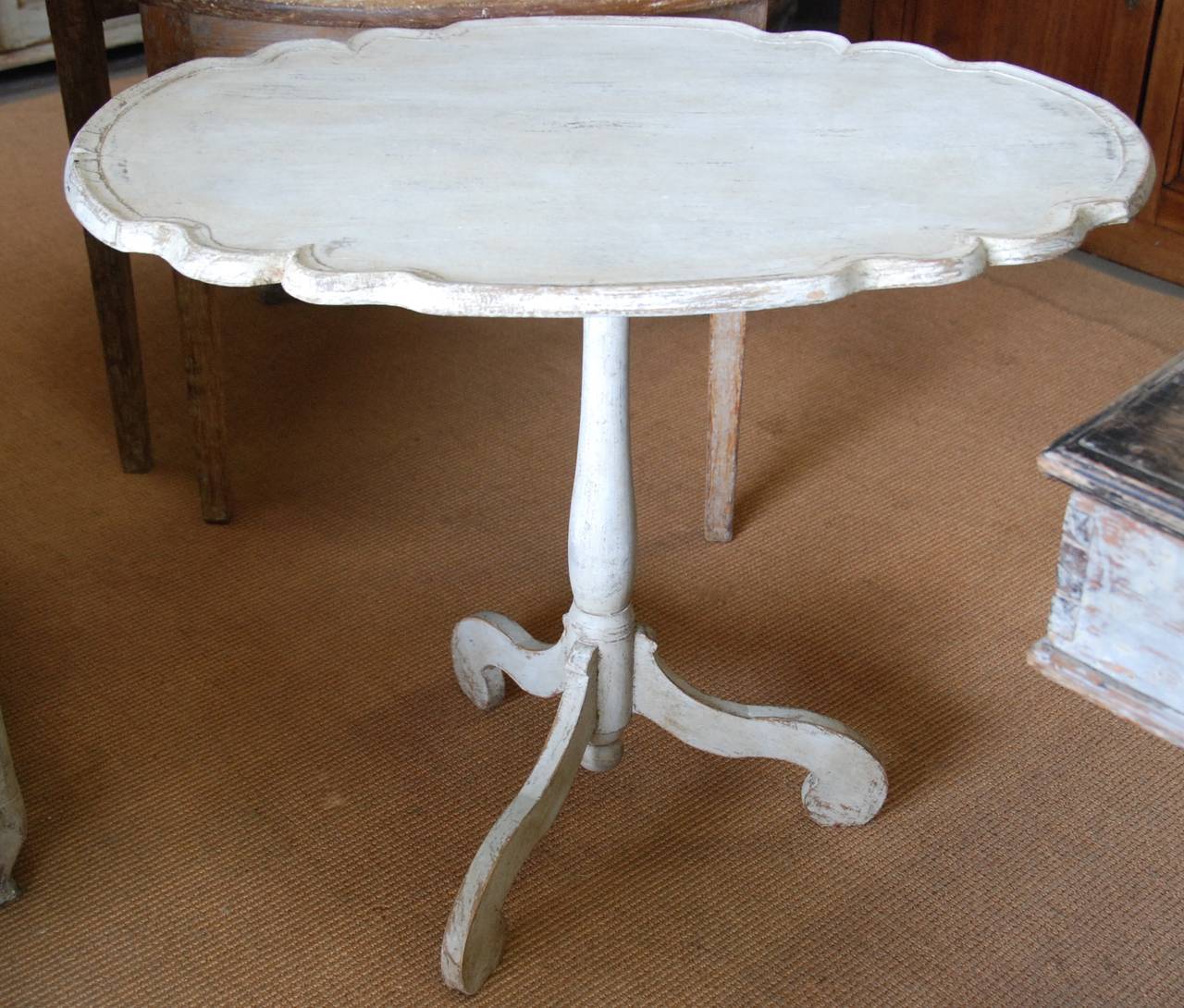 Swedish Rococo Pedestal Table In Good Condition In Encinitas, CA