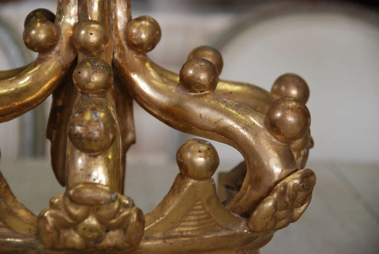 Giltwood 19th Century Italian Carved Crown
