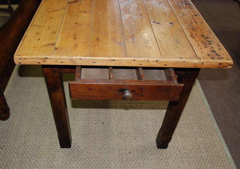 19th Century English Pine and Oak Farmhouse Table 1