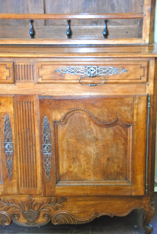 Early 19th Century Walnut Vaisselier