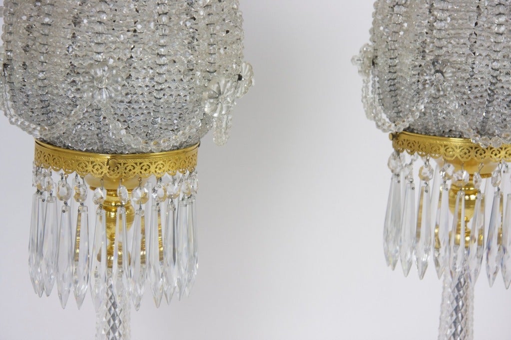 Pareja de lámparas de bronce dorado y cristal de Jansen en venta 2