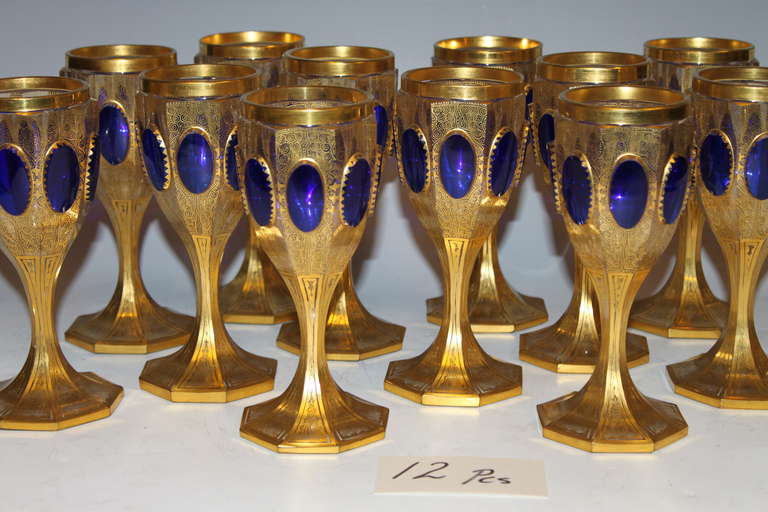 A Rare, Extensive Sapphire and Clear Moser Glass Stemware Drinking Service In Excellent Condition In New York, NY