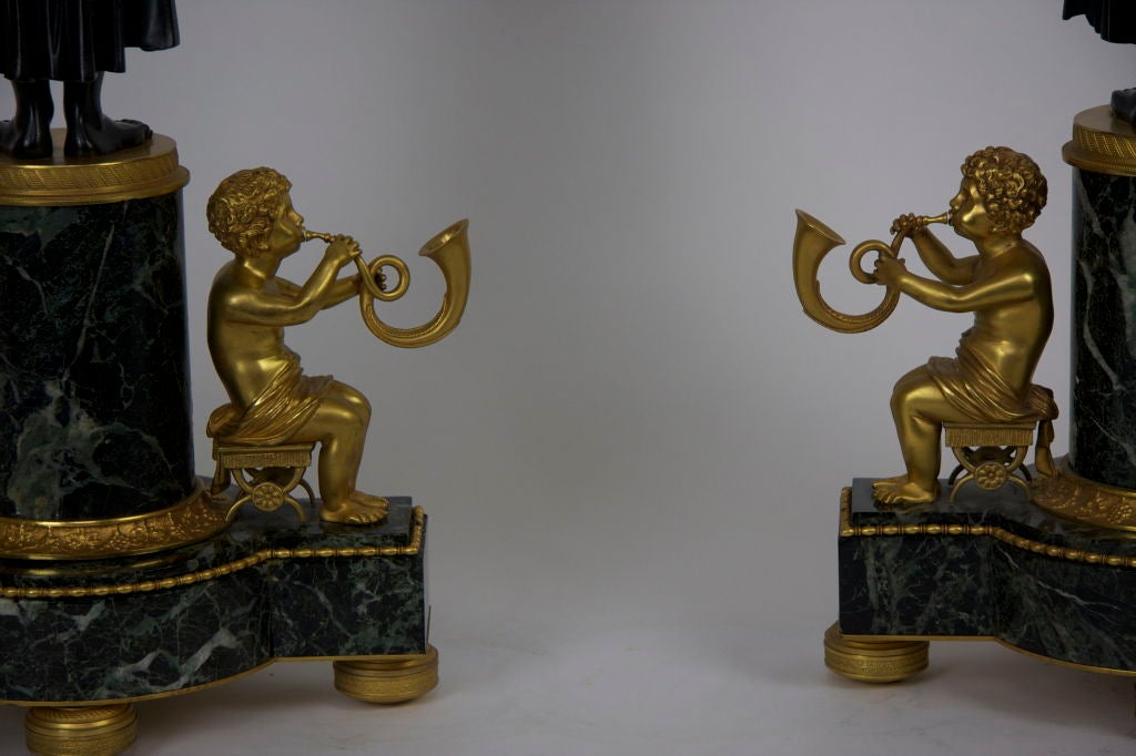 Bronzo Insolita coppia di candelabri in bronzo figurati dell'Impero russo in vendita
