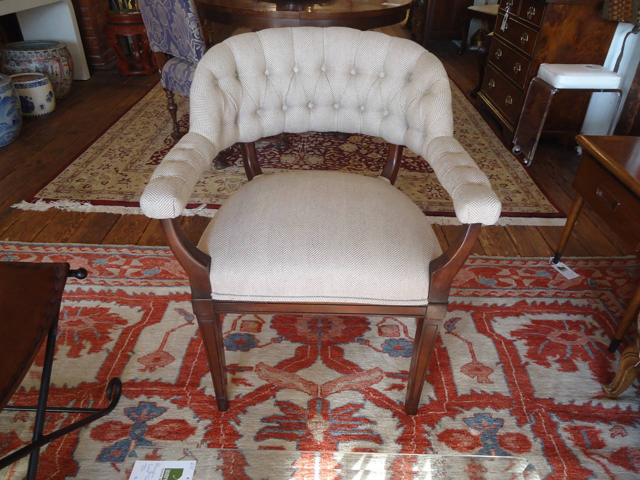 Pair of English Tub Chairs with Tufted Back In Excellent Condition In Hopewell, NJ