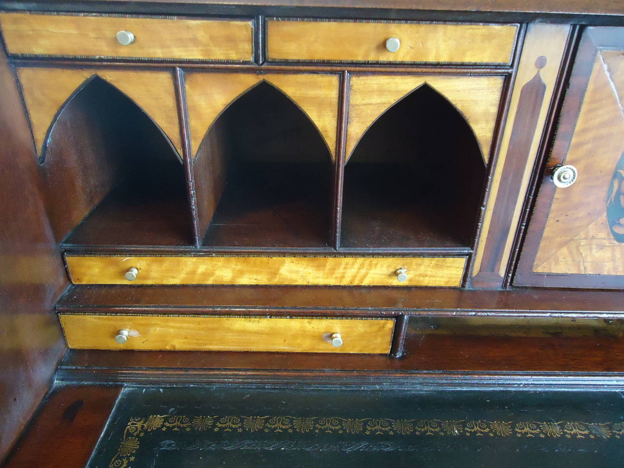 George III Mahogany and Satinwood Slant Front Desk In Excellent Condition In Hopewell, NJ
