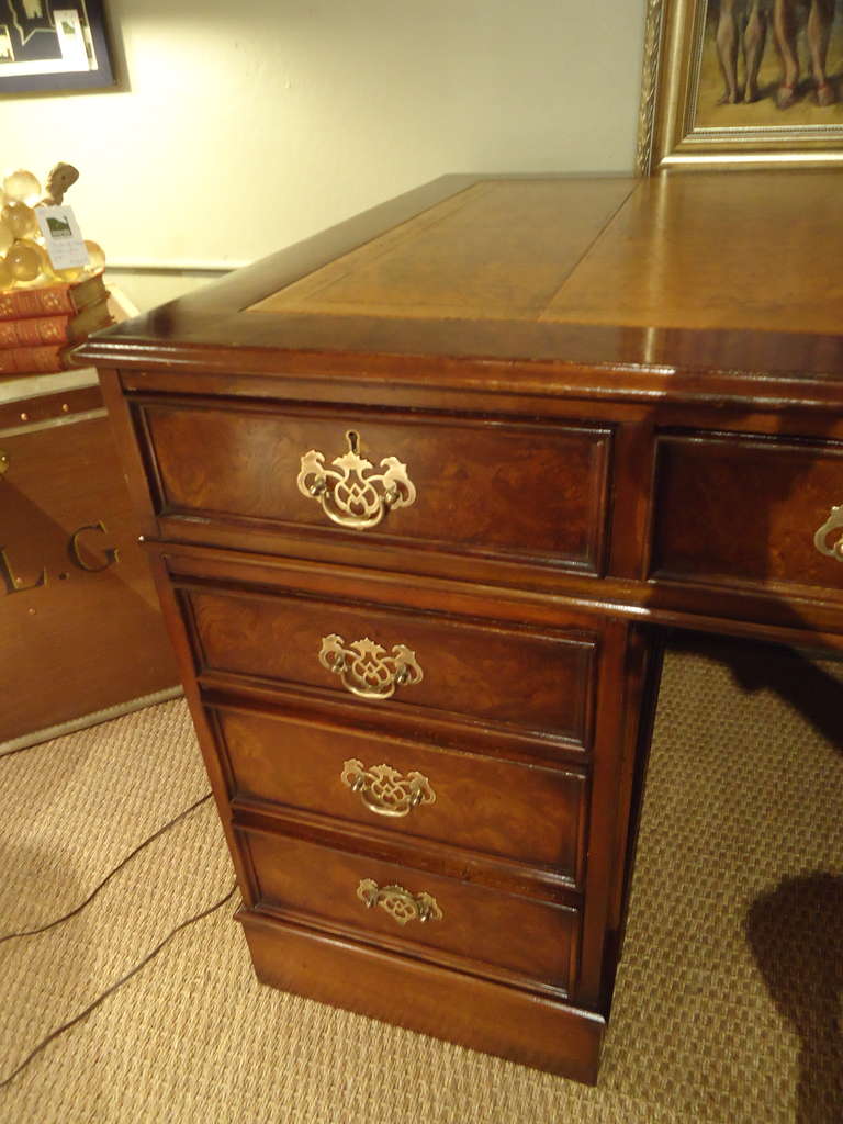 Regal George III Style Burled Walnut Desk In Excellent Condition In Hopewell, NJ