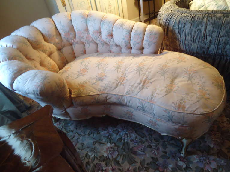 Dreamy Vintage Tufted Upholstered Chaise Recamier 3