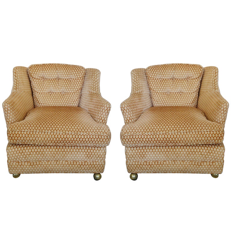 Pair of Midcentury Comfy Club Chairs at 1stdibs