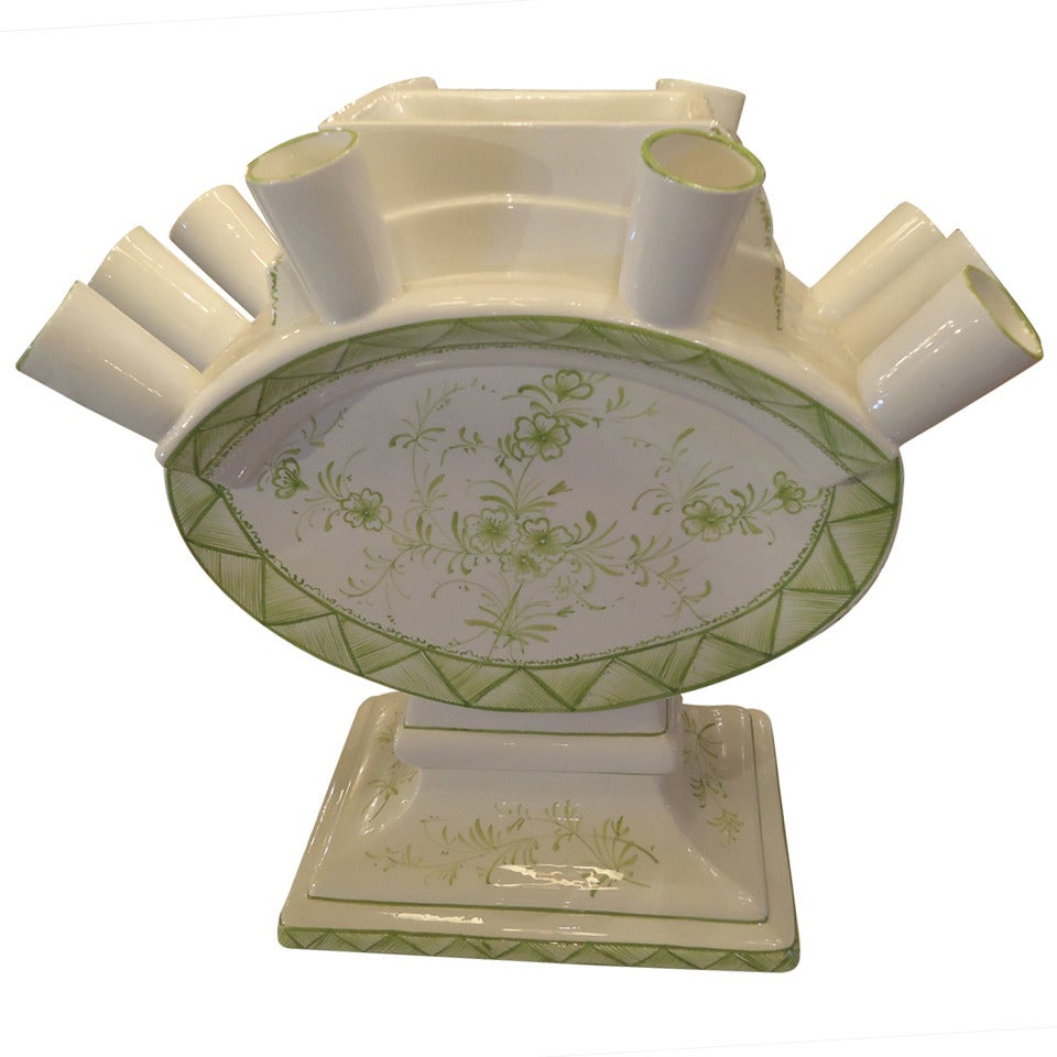 Mottahedeh Valpierre Ceramic Centerpiece