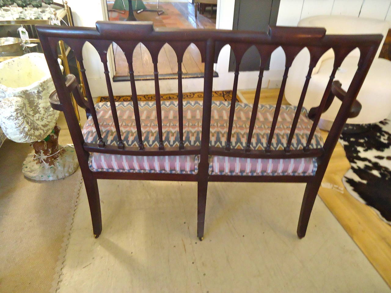 19th Century Federal Mahogany Loveseat Settee In Excellent Condition In Hopewell, NJ