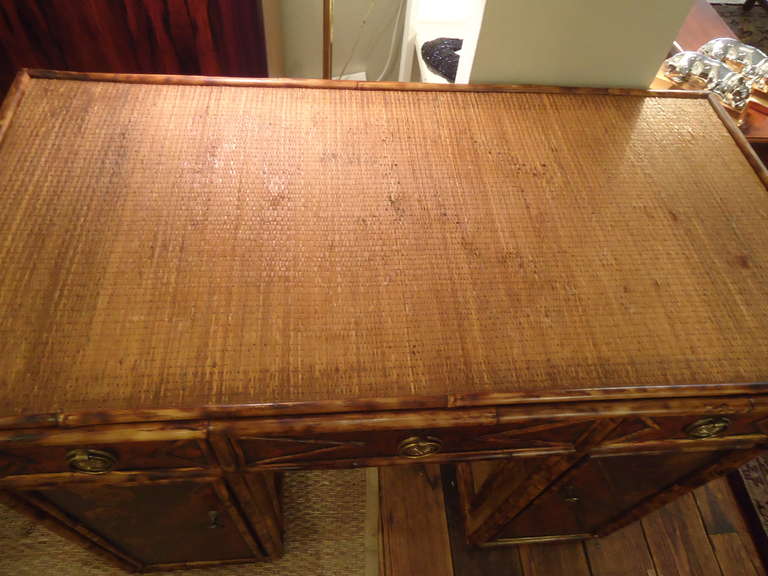 French Bamboo and Rattan Chinoiserie Dressing Table In Excellent Condition In Hopewell, NJ