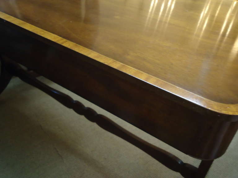 Kittinger Mahogany and Satinwood Inlay Writing Desk In Excellent Condition In Hopewell, NJ