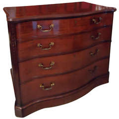 Lovely George III Serpentine Chest of Drawers