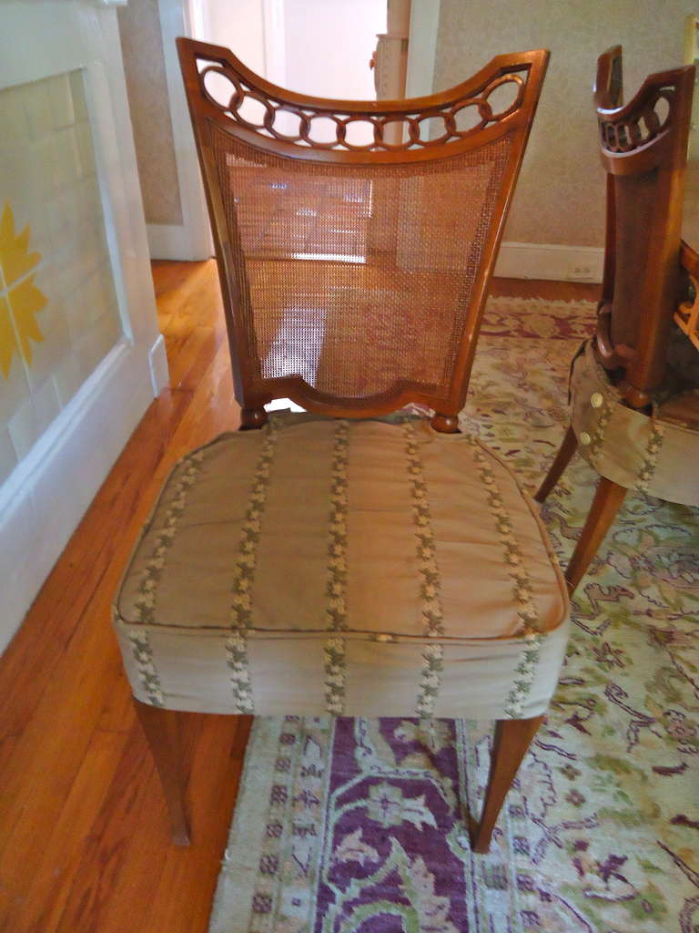 Wood Delightful Oval Mahogany and Painted Dining Table and 6 Chairs