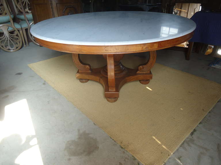 Round Continental Carved Wood and Marble Center Hall or Dining Table In Good Condition In Hopewell, NJ