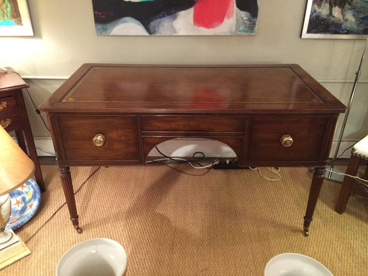 Traditional Mahogany and Tooled Leather Kittinger Desk In Excellent Condition In Hopewell, NJ