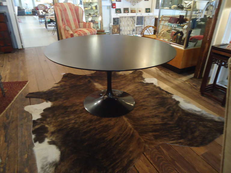 Vintage Saarinen Tulip Table by Knoll