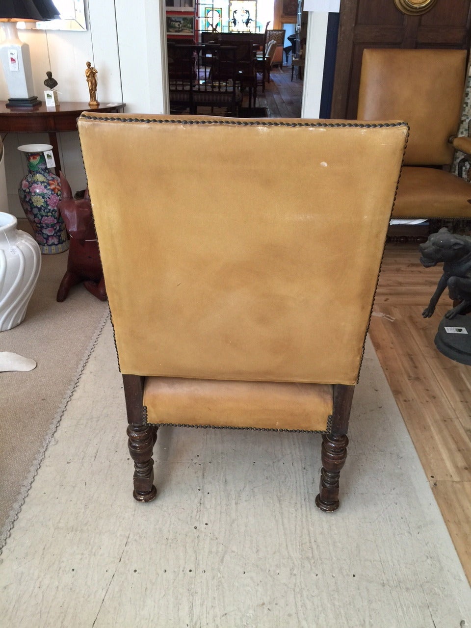Pair of Leather and Mahogany Armchairs In Excellent Condition In Hopewell, NJ